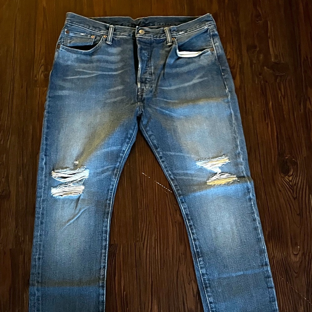 Levi’s 501 distressed Jeans size 36x32